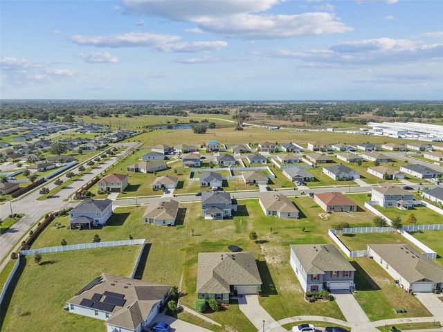 2305 GLADIOLUS LANE, Mascotte, FL 34753