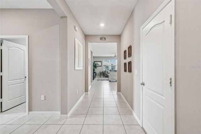 2305 GLADIOLUS LANE, Mascotte, FL 34753