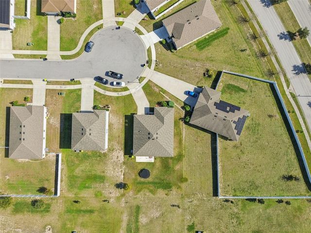 2305 GLADIOLUS LANE, Mascotte, FL 34753