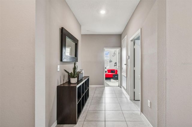 2305 GLADIOLUS LANE, Mascotte, FL 34753