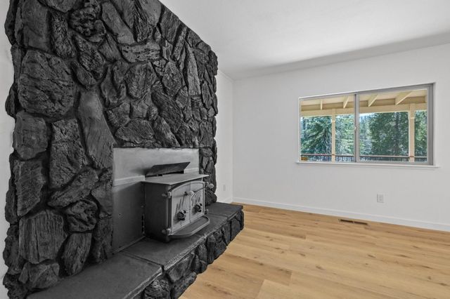 19501 Chaffee Circle, Groveland, CA 95321