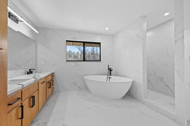 19501 Chaffee Circle, Groveland, CA 95321