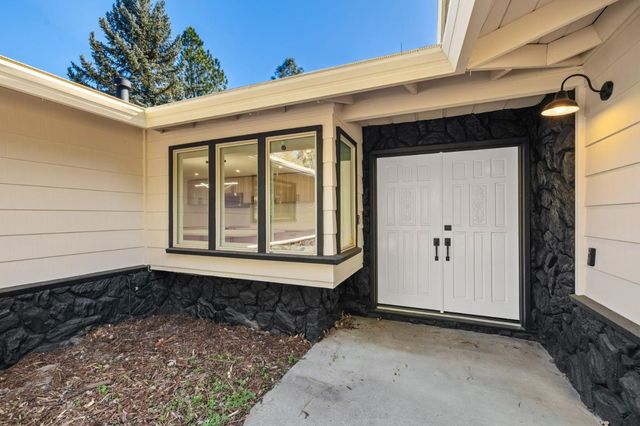 19501 Chaffee Circle, Groveland, CA 95321