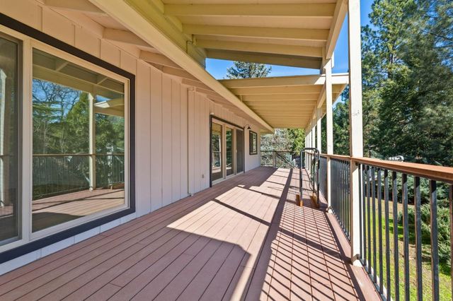 19501 Chaffee Circle, Groveland, CA 95321