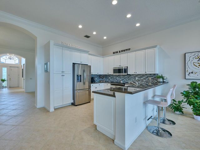 13452 Cordoba Lake Way, Delray Beach, FL 33446