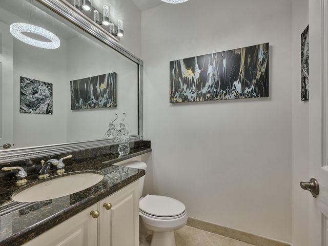 13452 Cordoba Lake Way, Delray Beach, FL 33446