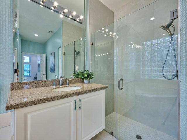 13452 Cordoba Lake Way, Delray Beach, FL 33446