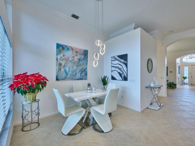 13452 Cordoba Lake Way, Delray Beach, FL 33446