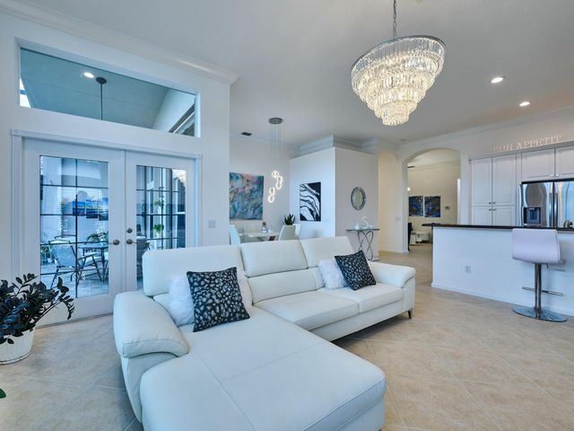 13452 Cordoba Lake Way, Delray Beach, FL 33446