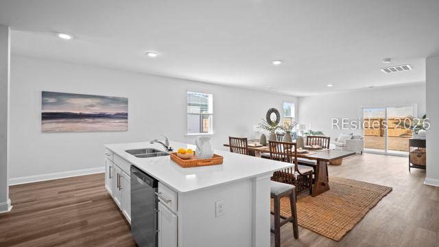 843 Sanctum St, Ridgeland, SC 29936