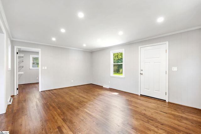 3104 Edwards Road, Taylors, SC 29687