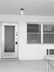 215 Windsor J, West Palm Beach, FL 33417