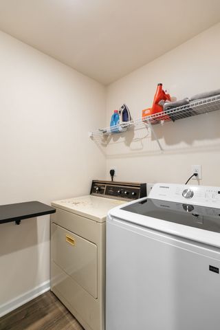 8110 Logan Dr, La Vergne, TN 37086