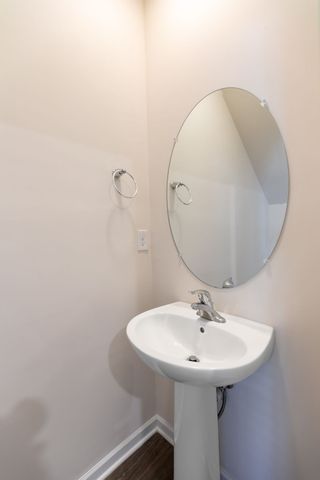 8110 Logan Dr, La Vergne, TN 37086