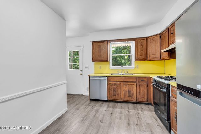 36 Woodland Road, Bayville, NJ 08721