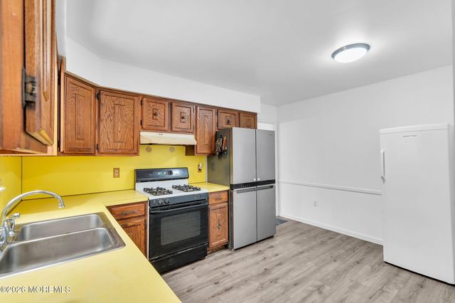 36 Woodland Road, Bayville, NJ 08721