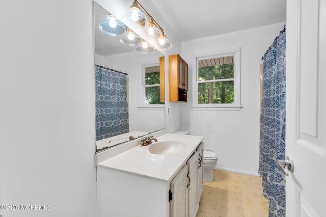 36 Woodland Road, Bayville, NJ 08721