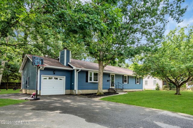 36 Woodland Road, Bayville, NJ 08721