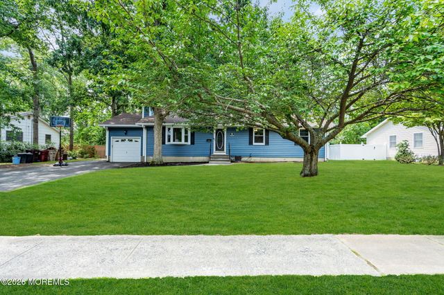 36 Woodland Road, Bayville, NJ 08721