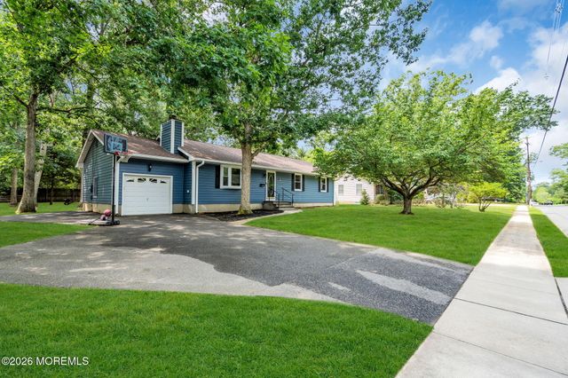 36 Woodland Road, Bayville, NJ 08721