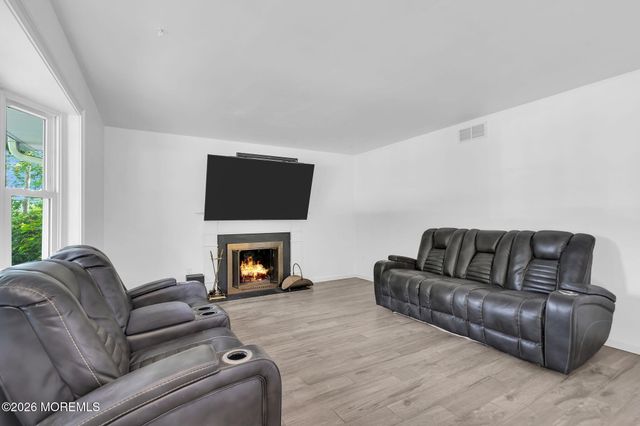 36 Woodland Road, Bayville, NJ 08721