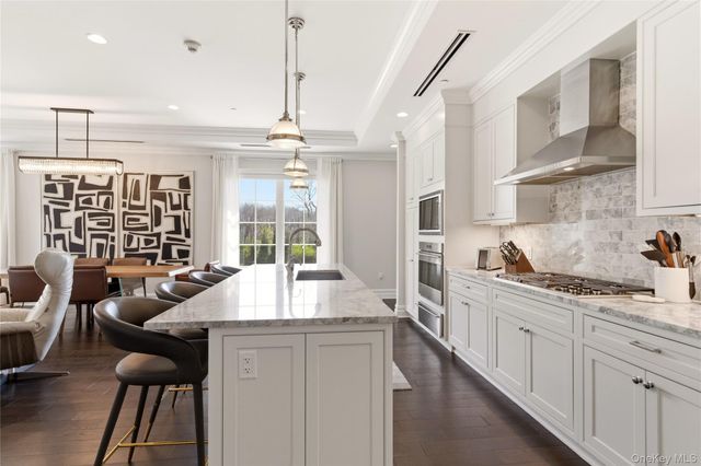 5000 Royal Court 5014, North Hills, NY 11040
