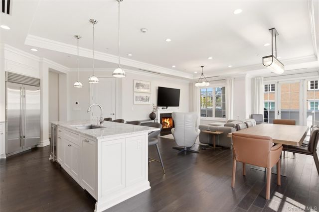 5000 Royal Court 5014, North Hills, NY 11040
