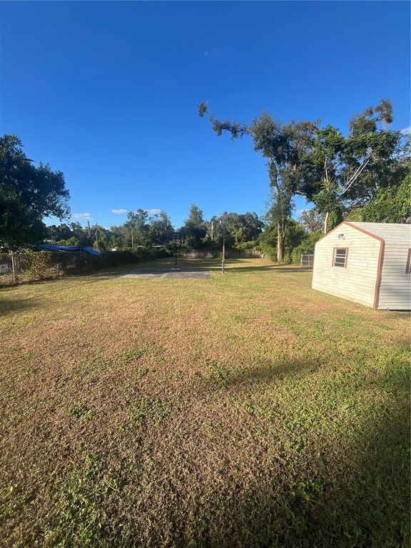 Image 13 of property listing at 202 E 127TH AVENUE, Tampa, FL 33612