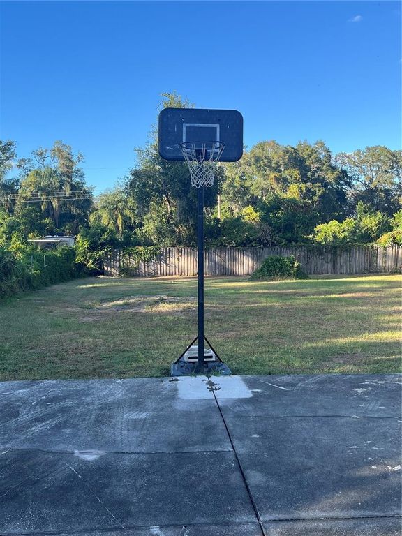 Image 14 of property listing at 202 E 127TH AVENUE, Tampa, FL 33612