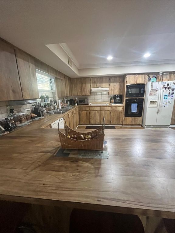 Image 19 of property listing at 202 E 127TH AVENUE, Tampa, FL 33612