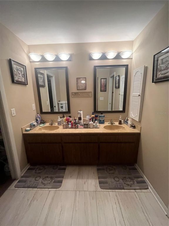 Image 26 of property listing at 202 E 127TH AVENUE, Tampa, FL 33612