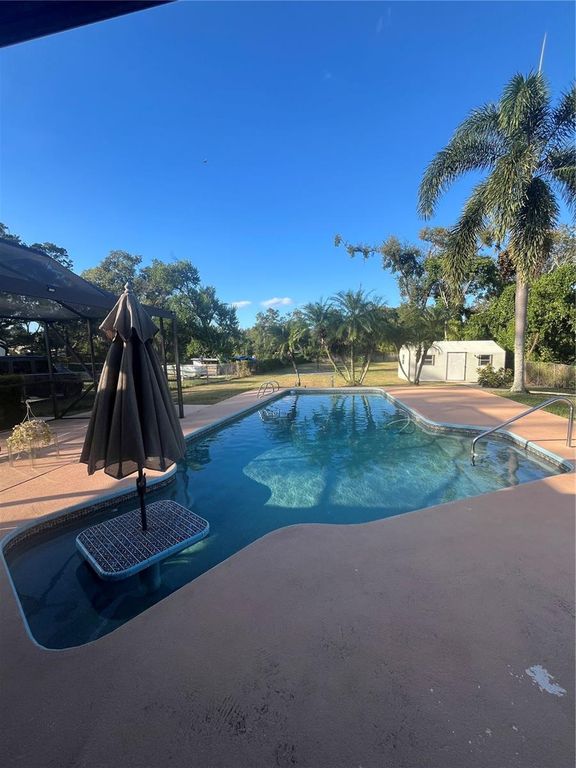 Image 7 of property listing at 202 E 127TH AVENUE, Tampa, FL 33612