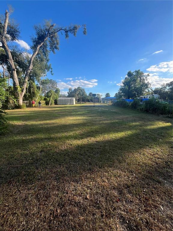 Image 10 of property listing at 202 E 127TH AVENUE, Tampa, FL 33612