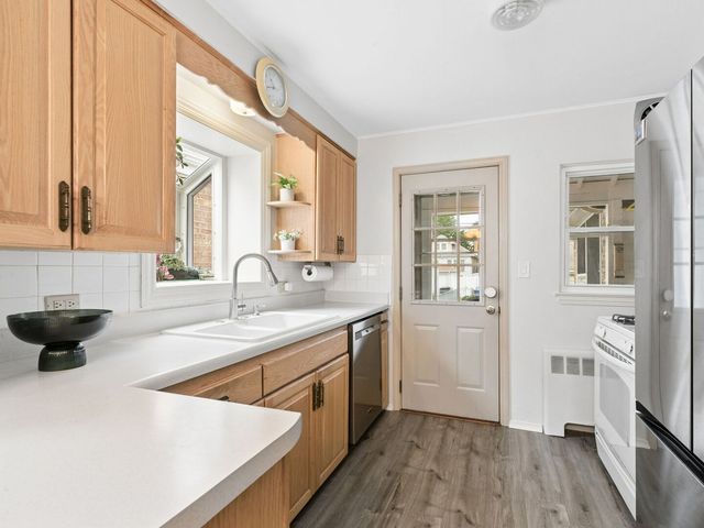3232 N Nottingham Avenue, Chicago, IL 60634