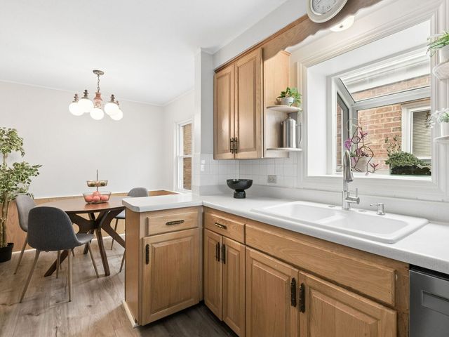 3232 N Nottingham Avenue, Chicago, IL 60634
