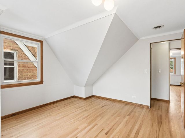 3232 N Nottingham Avenue, Chicago, IL 60634