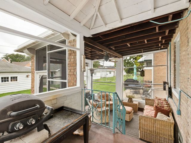 3232 N Nottingham Avenue, Chicago, IL 60634
