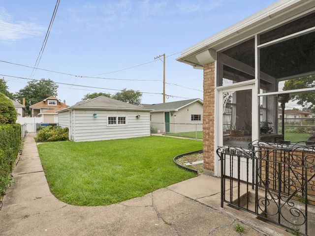 3232 N Nottingham Avenue, Chicago, IL 60634