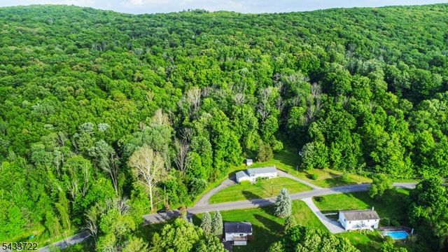 103 Mountain Rd, Hardyston Twp., NJ 07419