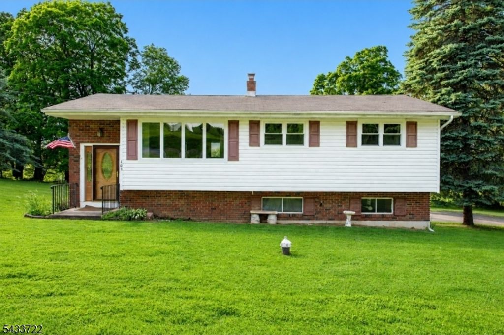 103 Mountain Rd, Hardyston Twp., NJ 07419