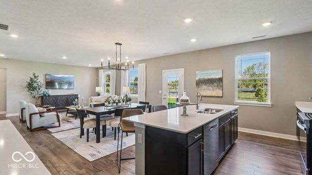 131 Ames Drive, Whiteland, IN 46184