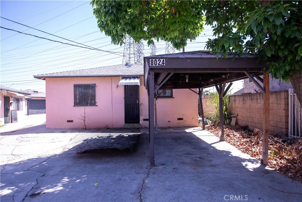 Image 6 of property listing at 8022 Felix, Bell Gardens, CA 90201