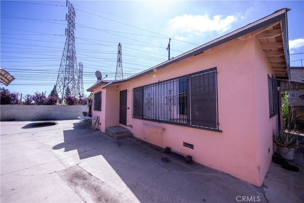 Image 7 of property listing at 8022 Felix, Bell Gardens, CA 90201