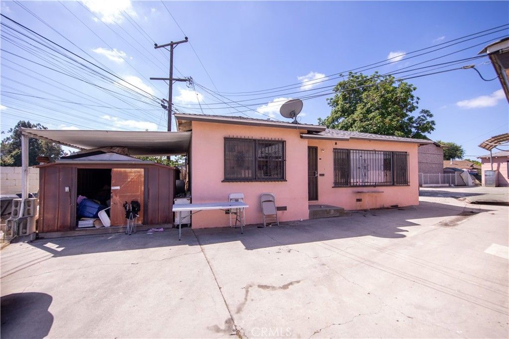 Image 8 of property listing at 8022 Felix, Bell Gardens, CA 90201