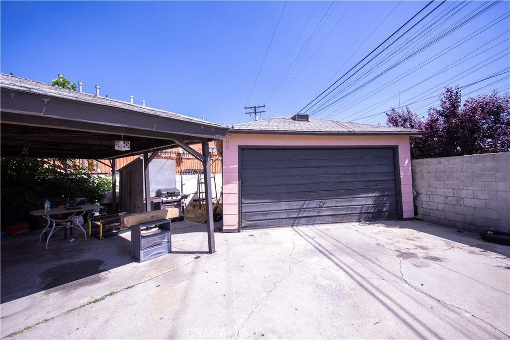 Image 9 of property listing at 8022 Felix, Bell Gardens, CA 90201