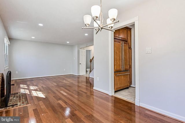 9929 HEMLOCK WOODS LN, Burke, VA 22015