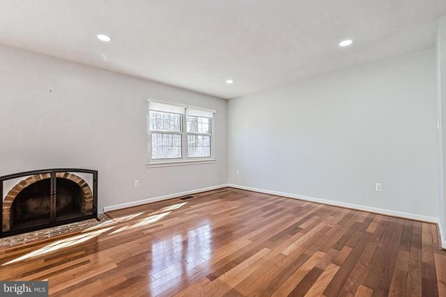 9929 HEMLOCK WOODS LN, Burke, VA 22015
