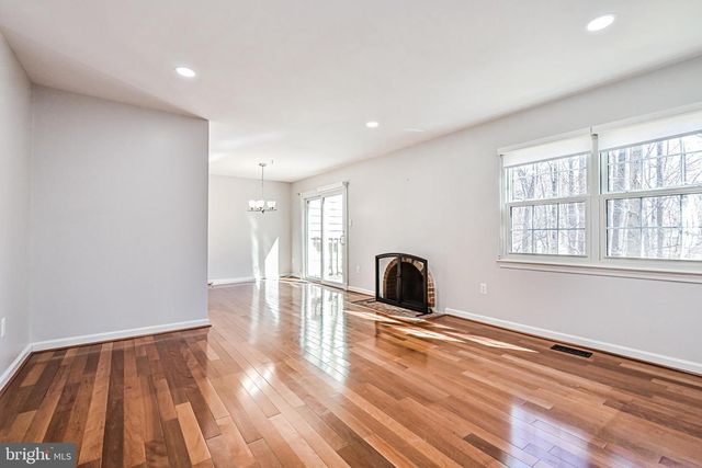 9929 HEMLOCK WOODS LN, Burke, VA 22015