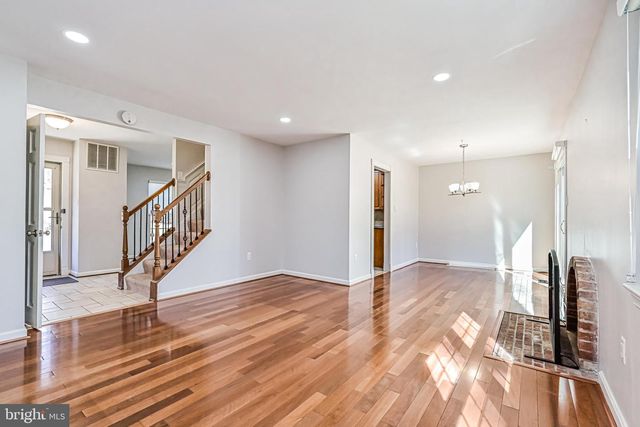 9929 HEMLOCK WOODS LN, Burke, VA 22015