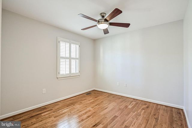 9929 HEMLOCK WOODS LN, Burke, VA 22015
